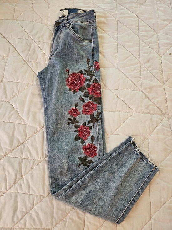 Cotton On Denim - Cotton On 91- Mid Grazer Skinny- Floral Embroidered Jeans- Size 2